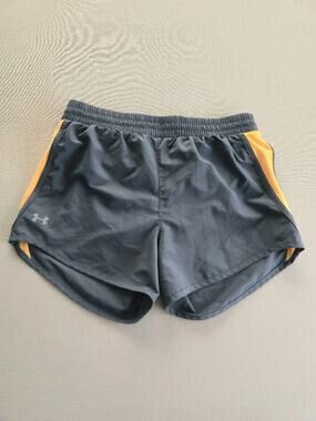 Women's Under Armour Loose Fit Size XS Heatgear Shorts